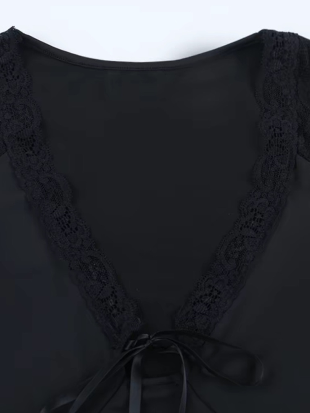 LACE TOP🖤 - Picture 4 of 5